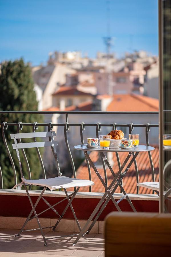 La Fabrique A Poupees - Chambres Et Appartements De Charme Au Coeur De Menton Bagian luar foto
