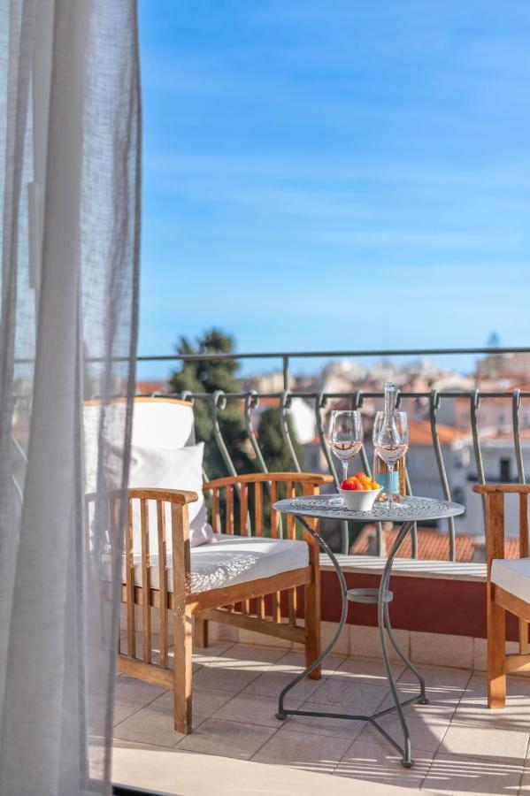 La Fabrique A Poupees - Chambres Et Appartements De Charme Au Coeur De Menton Bagian luar foto