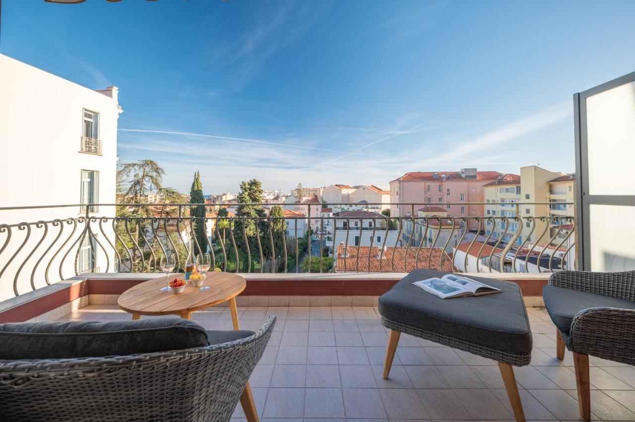 La Fabrique A Poupees - Chambres Et Appartements De Charme Au Coeur De Menton Bagian luar foto