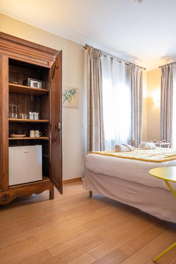 La Fabrique A Poupees - Chambres Et Appartements De Charme Au Coeur De Menton Bagian luar foto