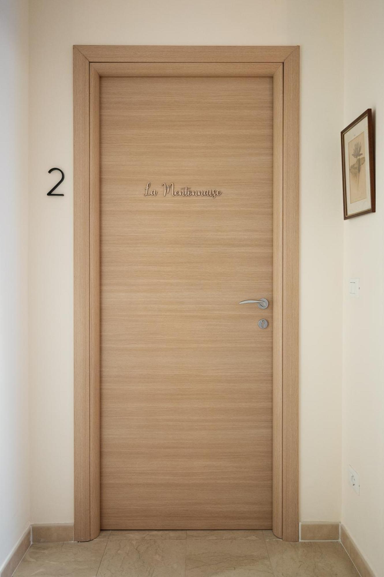 La Fabrique A Poupees - Chambres Et Appartements De Charme Au Coeur De Menton Bagian luar foto