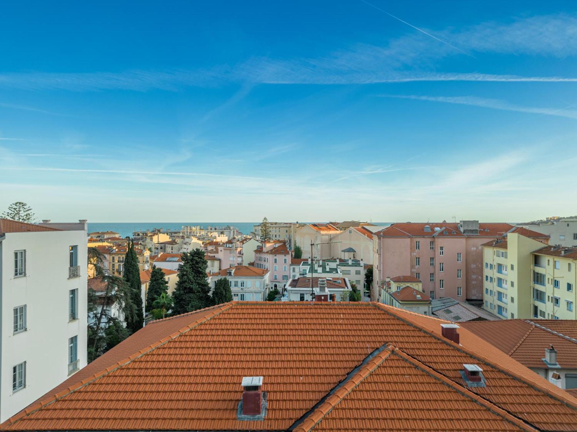 La Fabrique A Poupees - Chambres Et Appartements De Charme Au Coeur De Menton Bagian luar foto